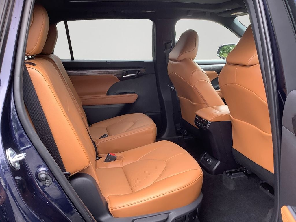 2026 Toyota Highlander Platinum