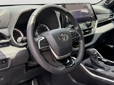 2024 Toyota Highlander XSE