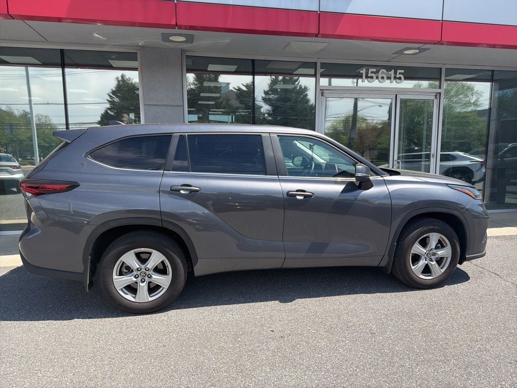 2025 Toyota Highlander LE