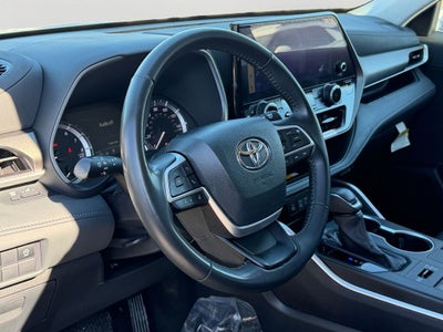 2024 Toyota Highlander XLE