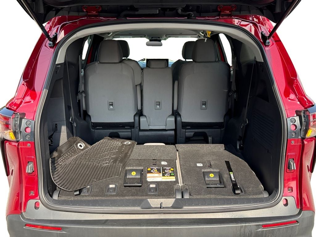 2025 Toyota Sienna LE 8 Passenger