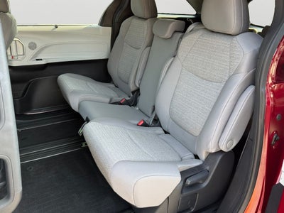 2025 Toyota Sienna LE 8 Passenger