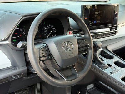 2025 Toyota Sienna LE 8 Passenger