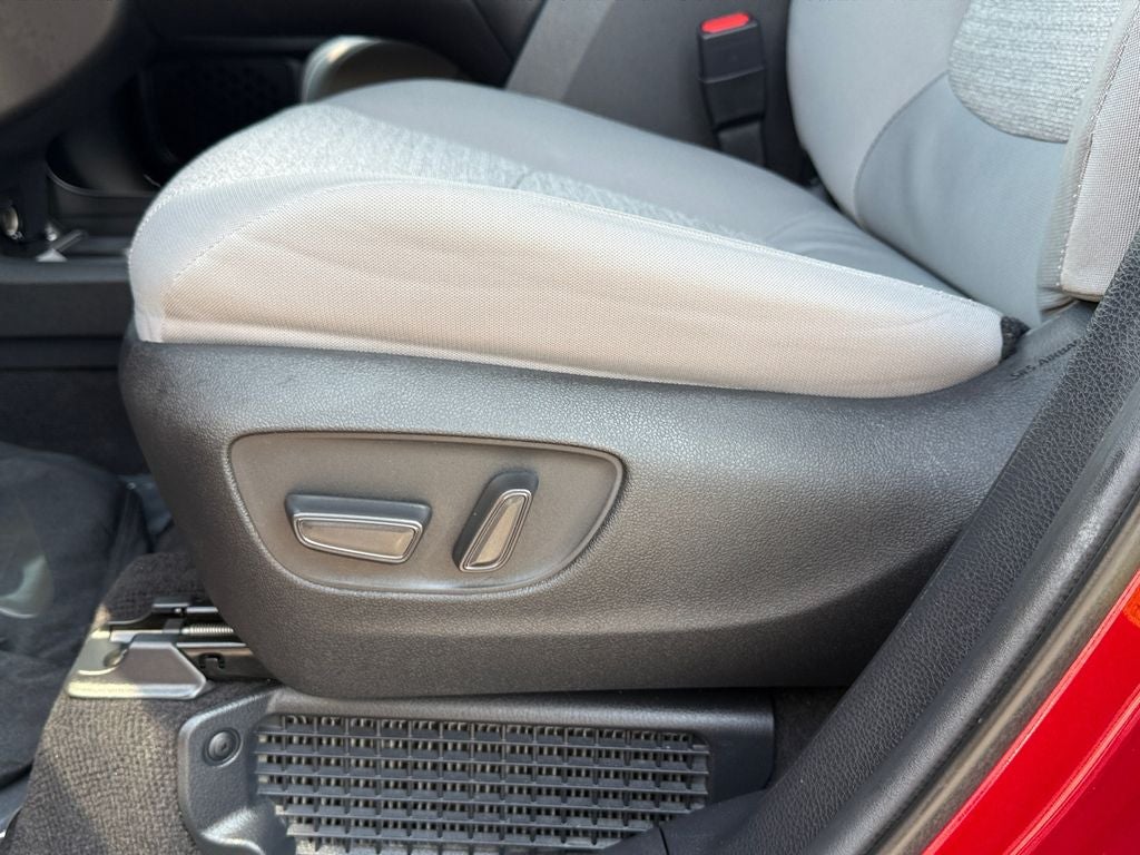 2025 Toyota Sienna LE 8 Passenger
