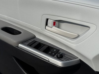 2025 Toyota Sienna LE 8 Passenger