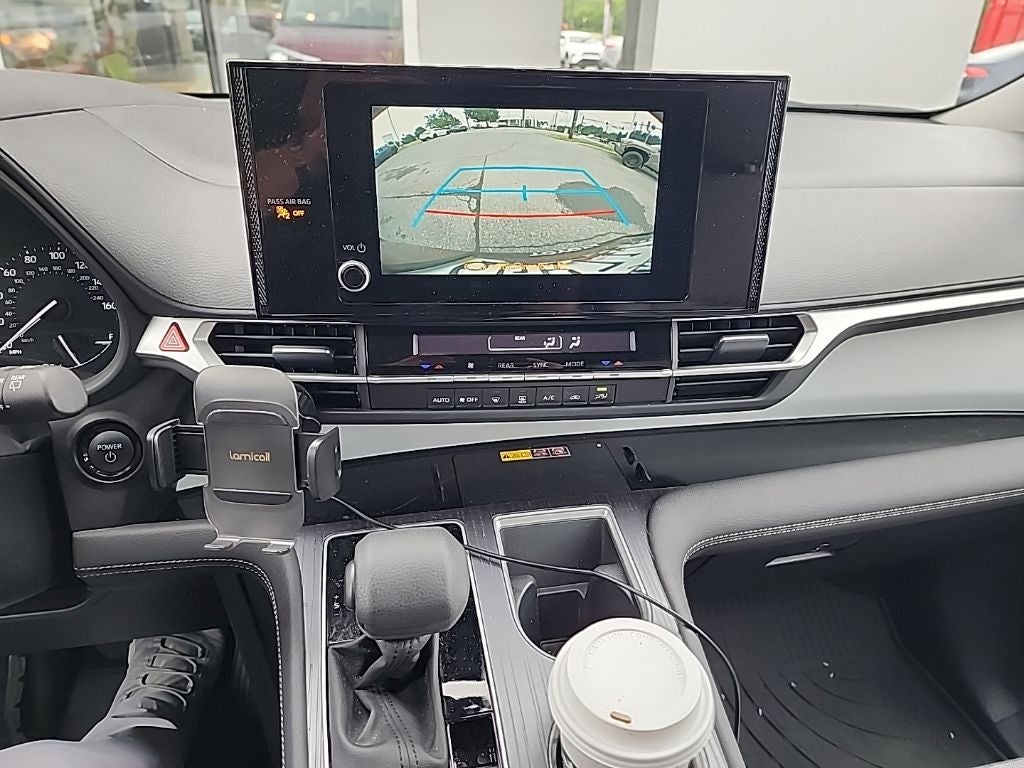 2025 Toyota Sienna LE 8 Passenger