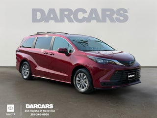 2025 Toyota Sienna LE 8 Passenger