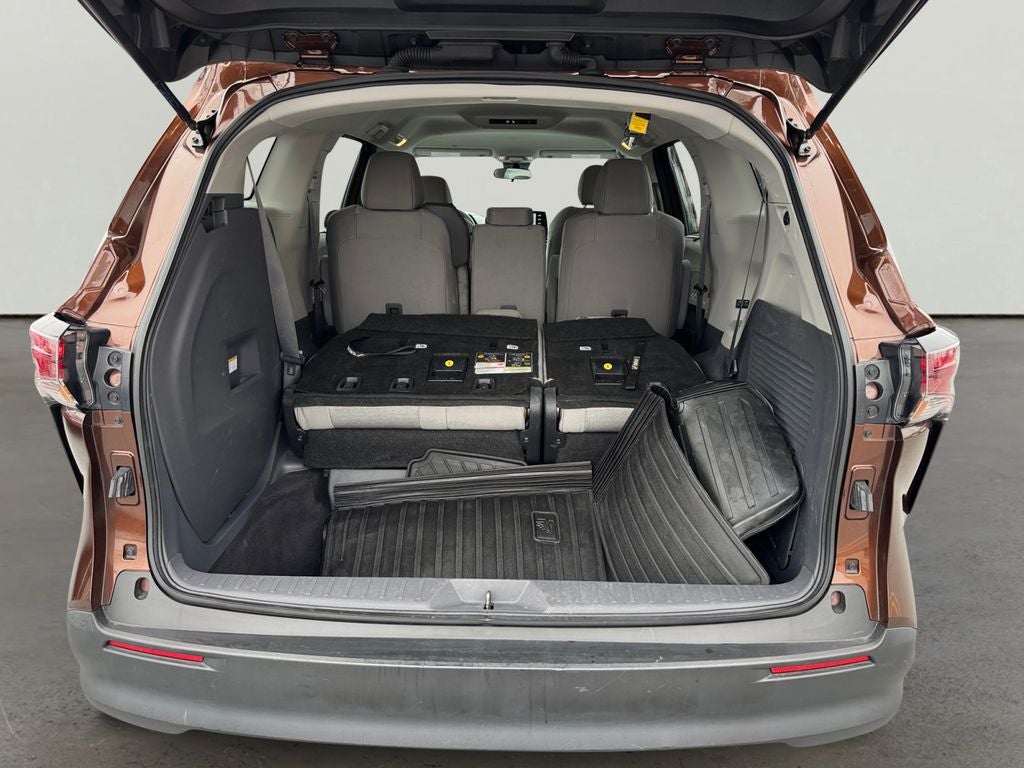 2024 Toyota Sienna LE 8 Passenger