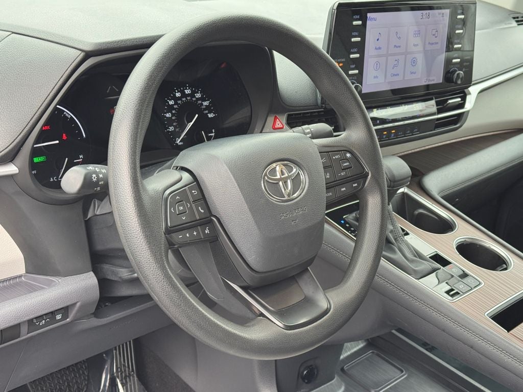 2024 Toyota Sienna LE 8 Passenger