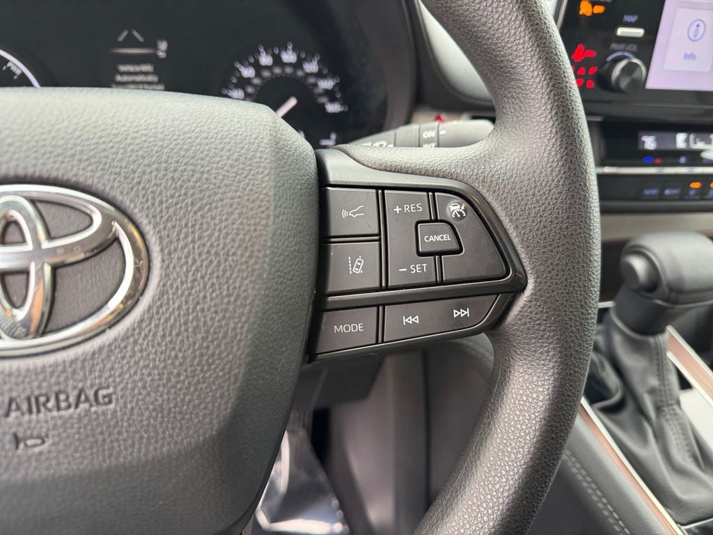 2024 Toyota Sienna LE 8 Passenger
