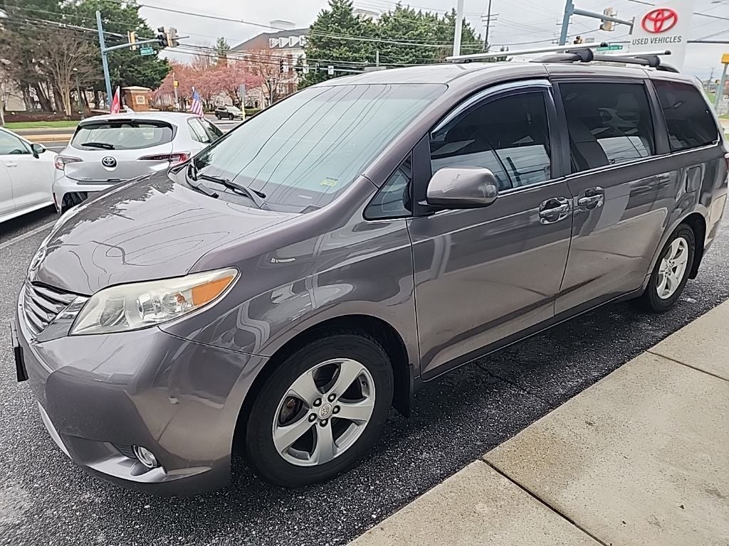 2017 Toyota Sienna LE 8 Passenger