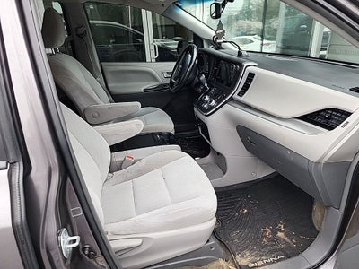 2017 Toyota Sienna LE 8 Passenger