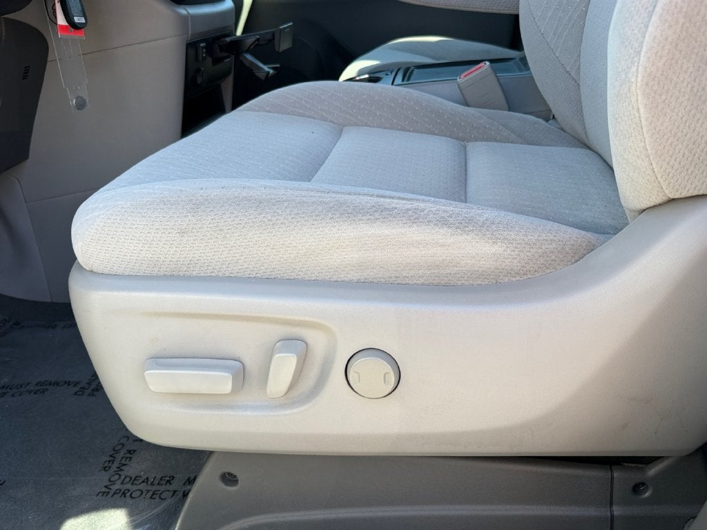 2020 Toyota Sienna LE 7 Passenger