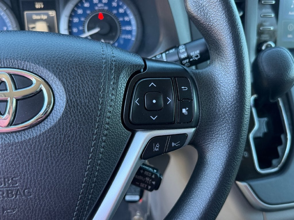 2020 Toyota Sienna LE 7 Passenger