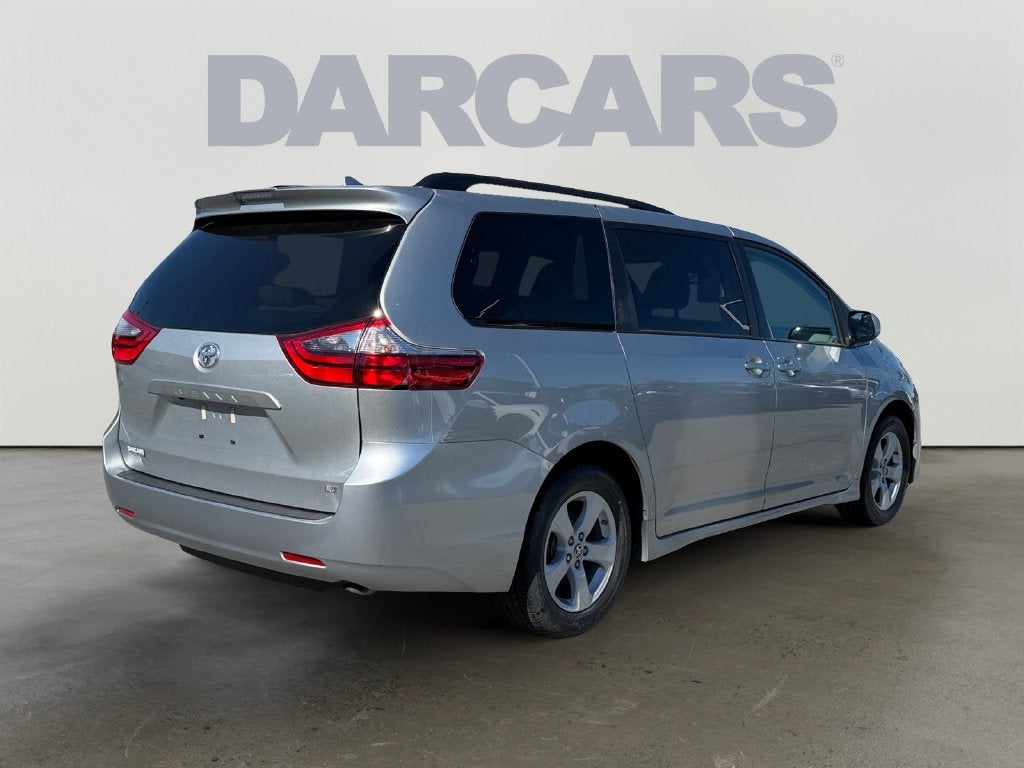 2020 Toyota Sienna LE 7 Passenger