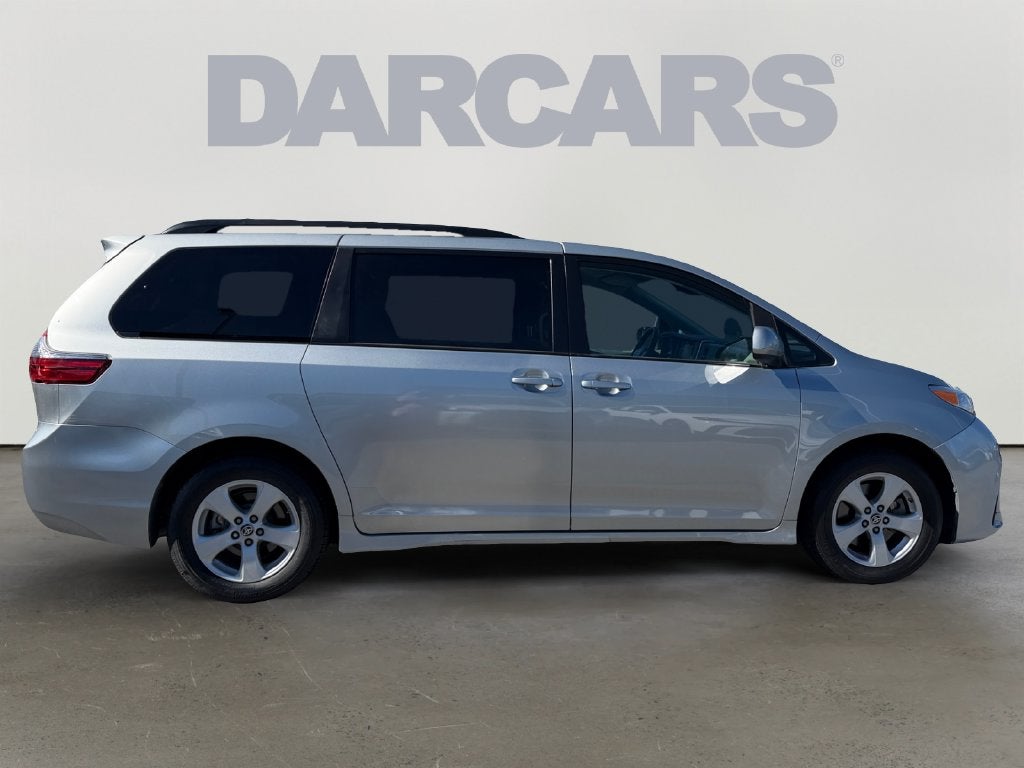 2020 Toyota Sienna LE 7 Passenger