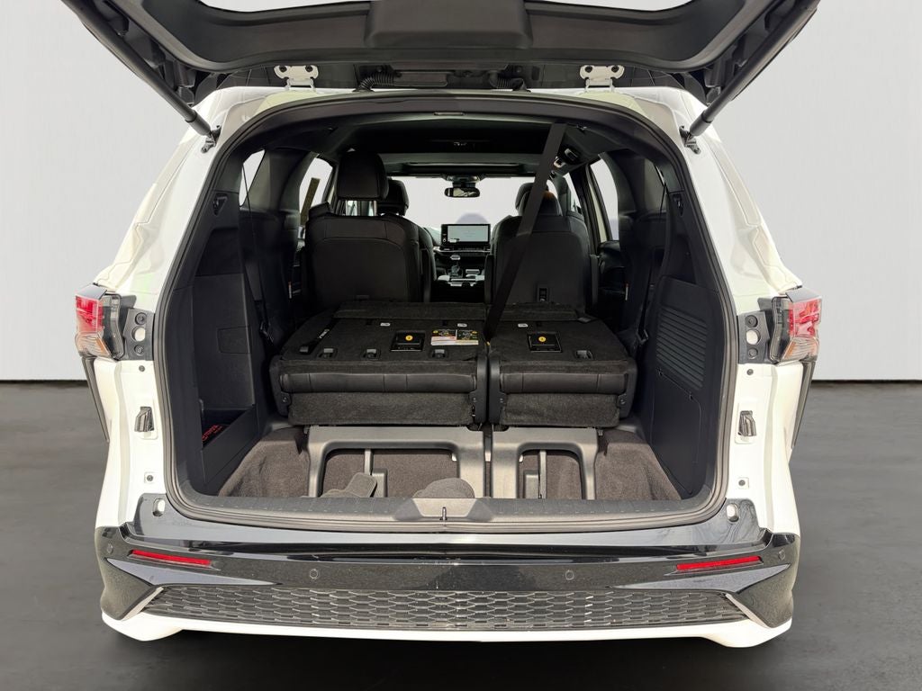 2025 Toyota Sienna XSE 7 Passenger