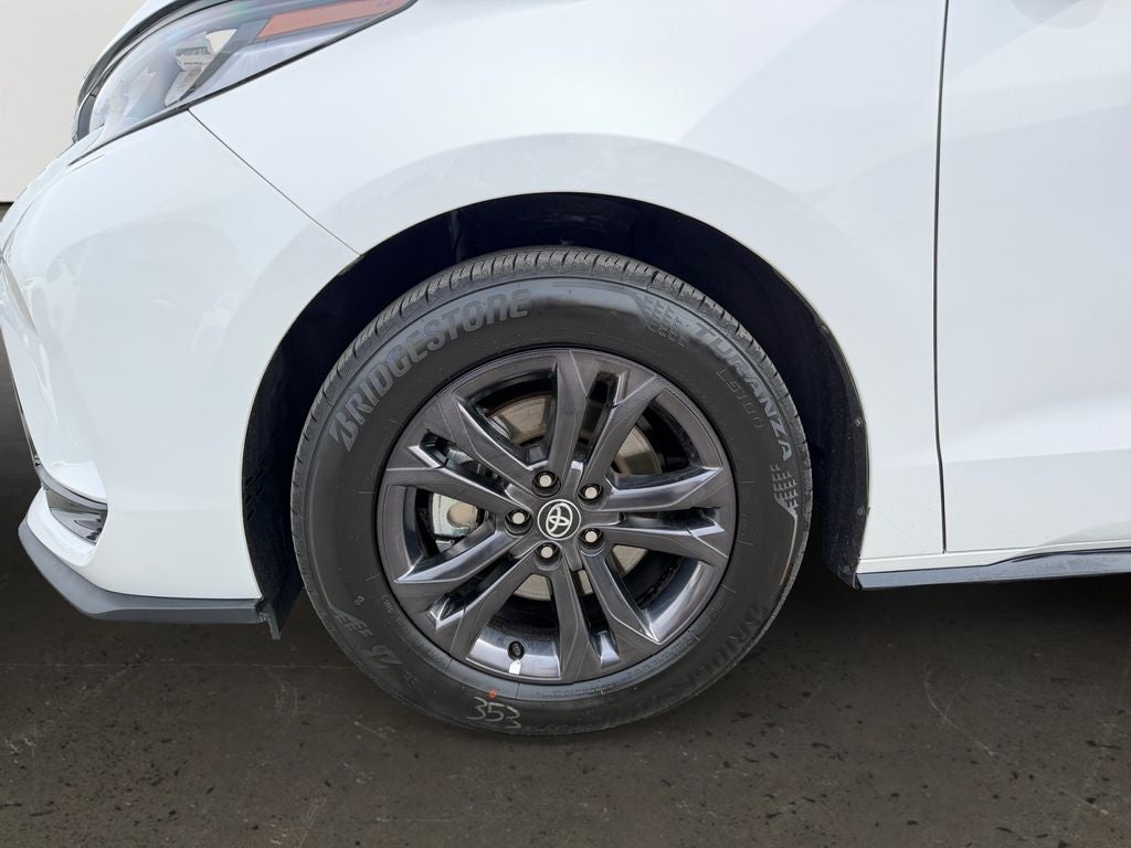 2025 Toyota Sienna XSE 7 Passenger