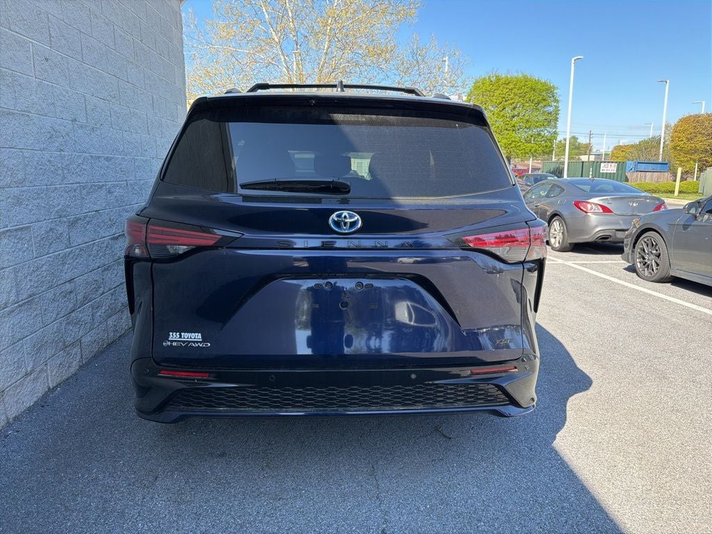2025 Toyota Sienna XSE 7 Passenger