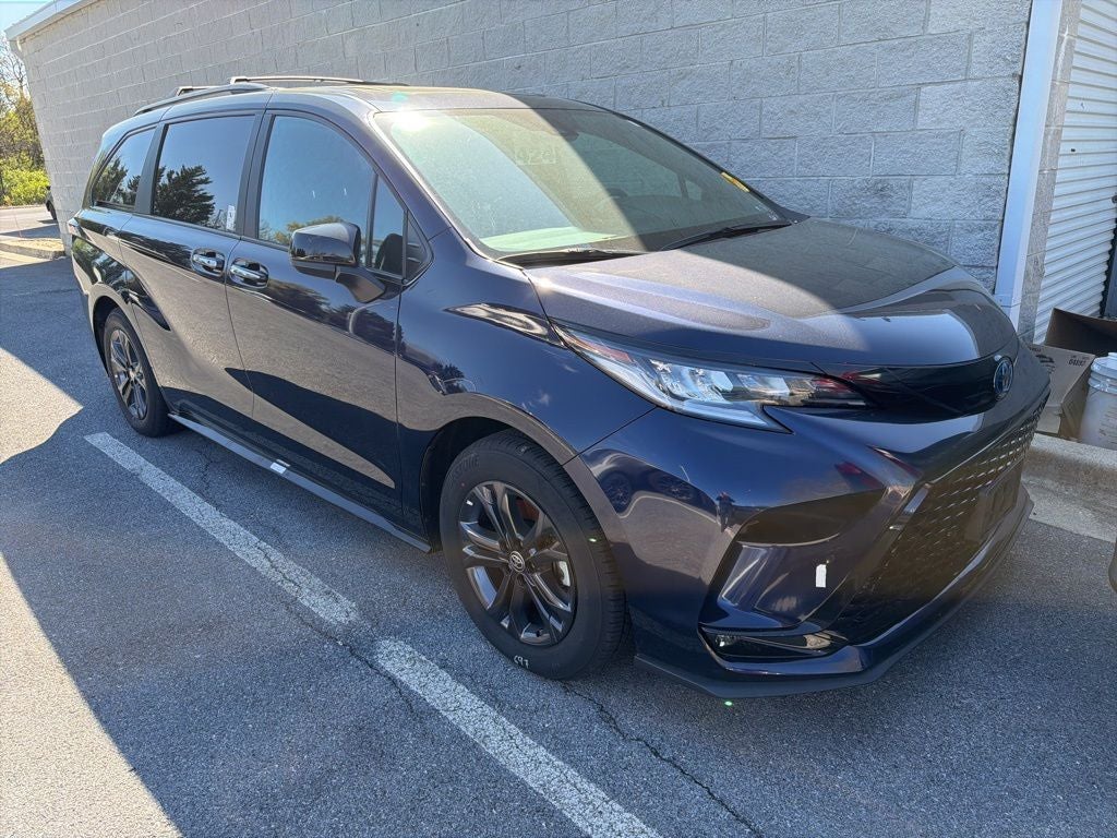 2025 Toyota Sienna XSE 7 Passenger