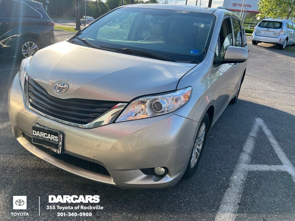 2017 Toyota Sienna Limited 8 Passenger