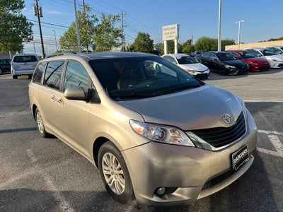 2017 Toyota Sienna Limited 8 Passenger