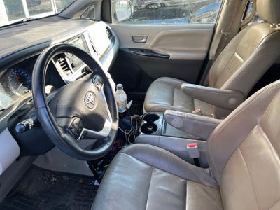2017 Toyota Sienna Limited 8 Passenger
