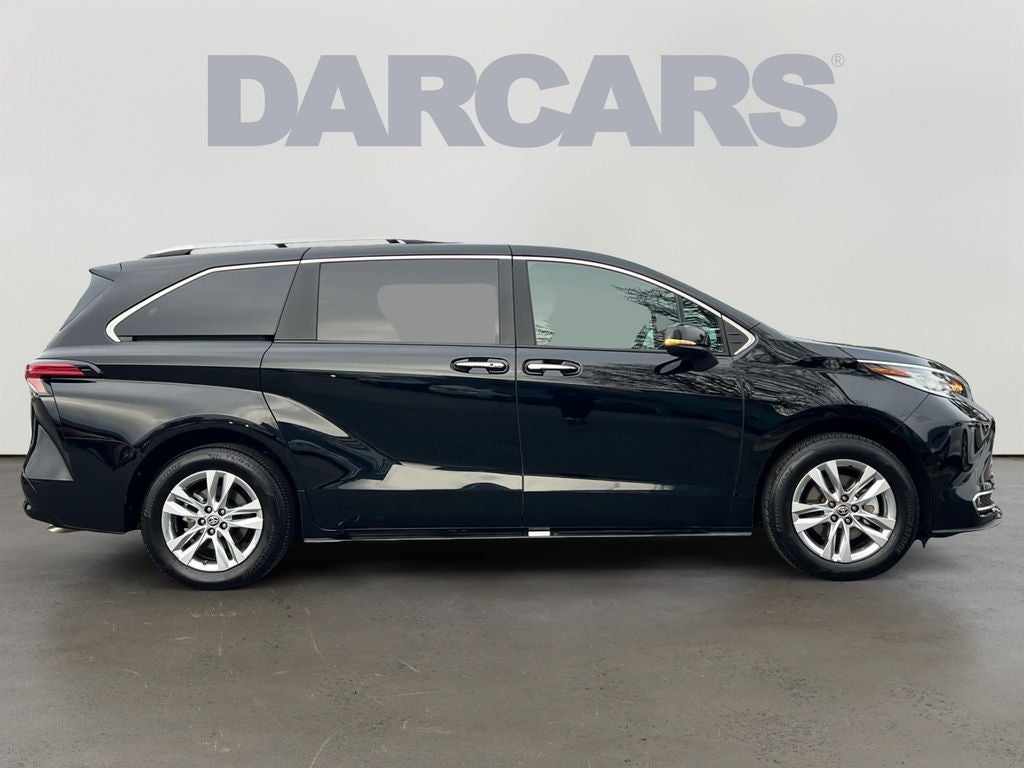 2025 Toyota Sienna Limited 7 Passenger