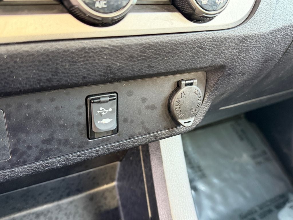 2017 Toyota Tacoma SR