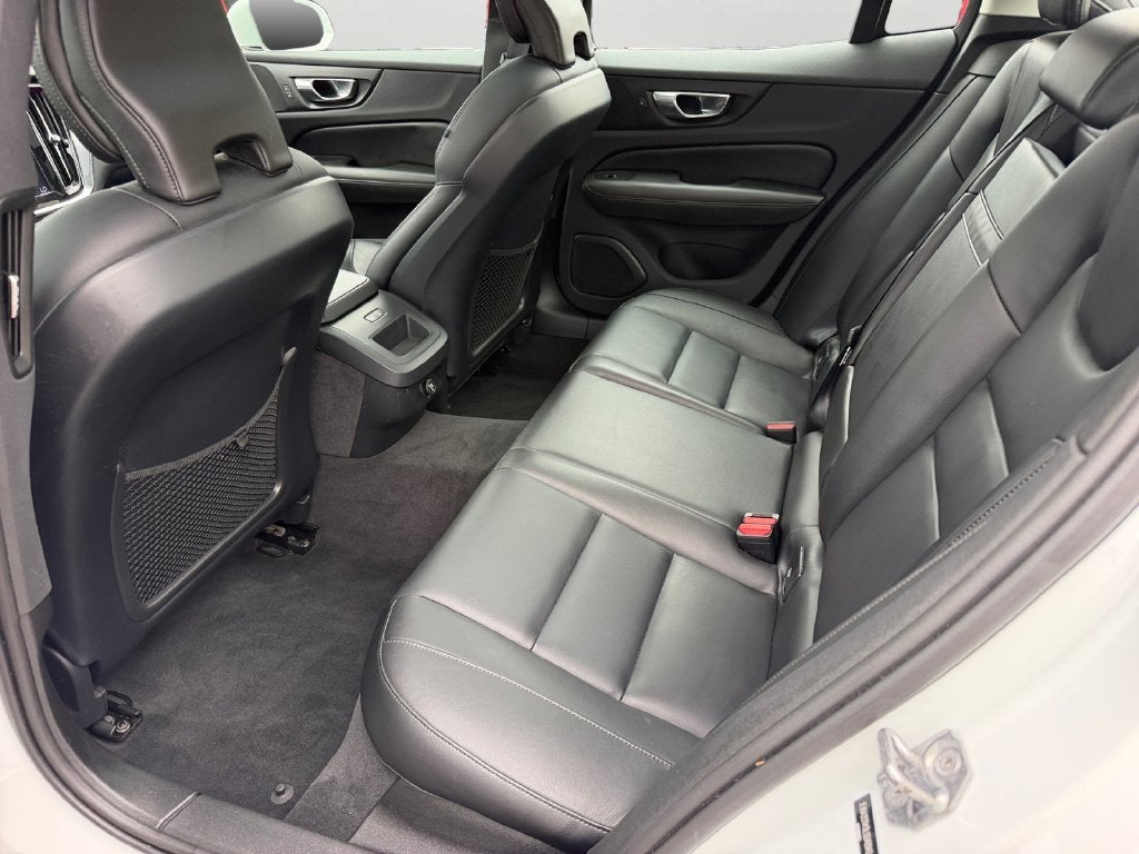 2020 Volvo S60 T6 Momentum