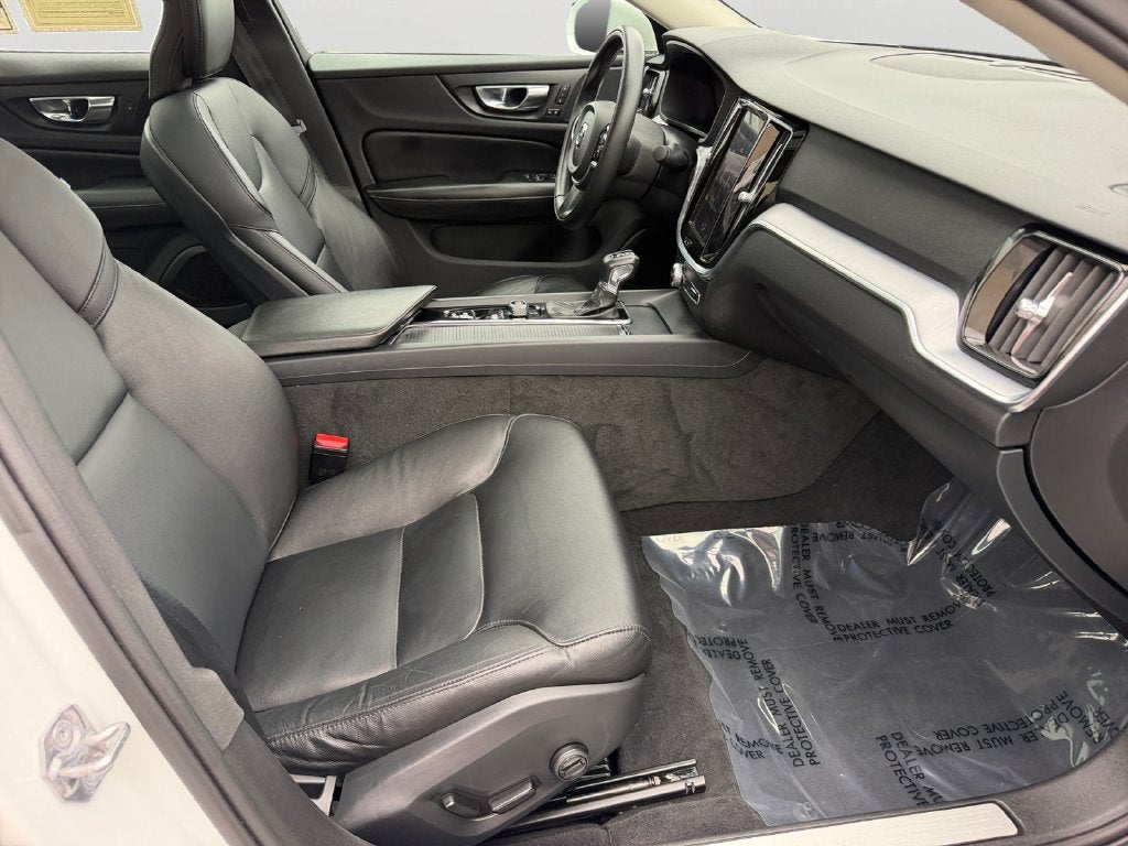 2020 Volvo S60 T6 Momentum