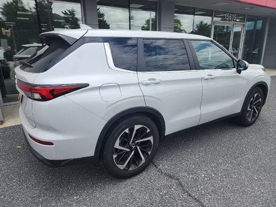 2022 Mitsubishi Outlander ES