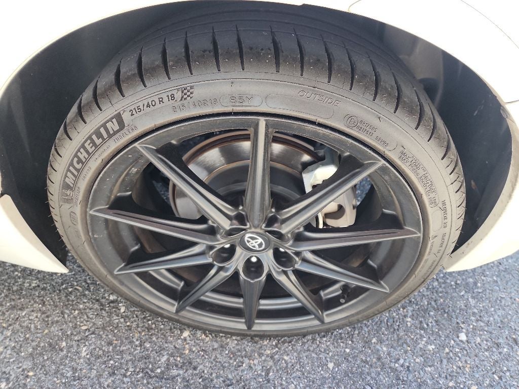 2024 Toyota GR86 Premium