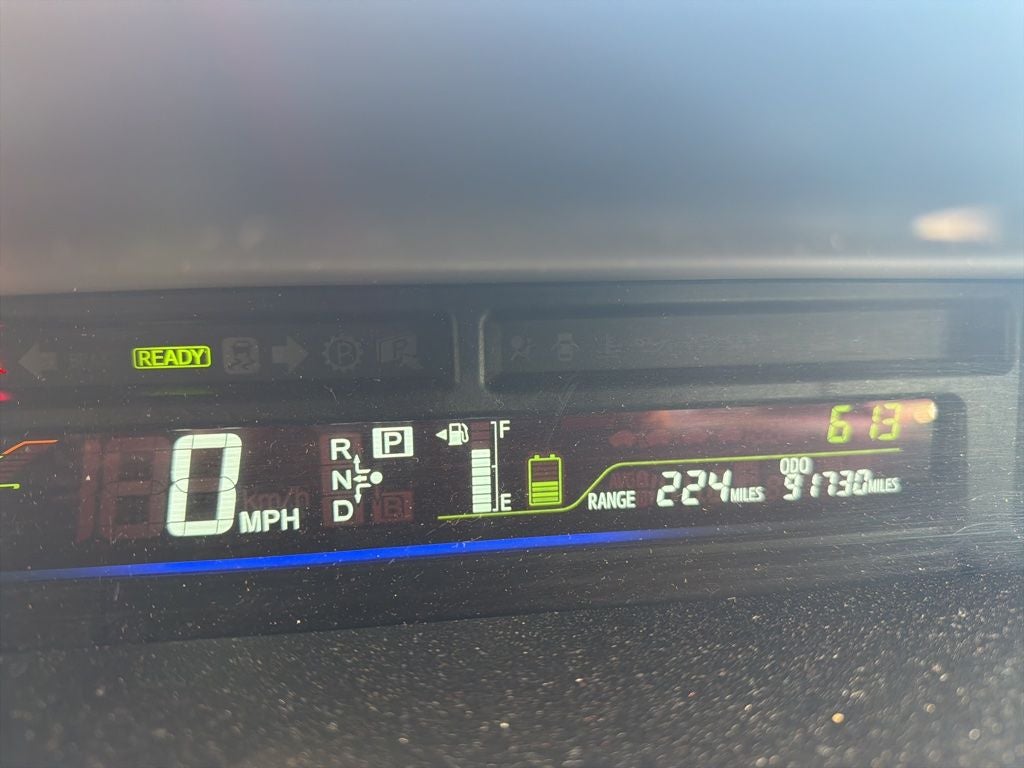 2014 Toyota Prius v Five