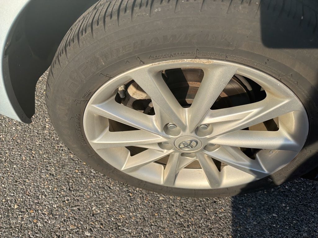 2014 Toyota Prius v Five