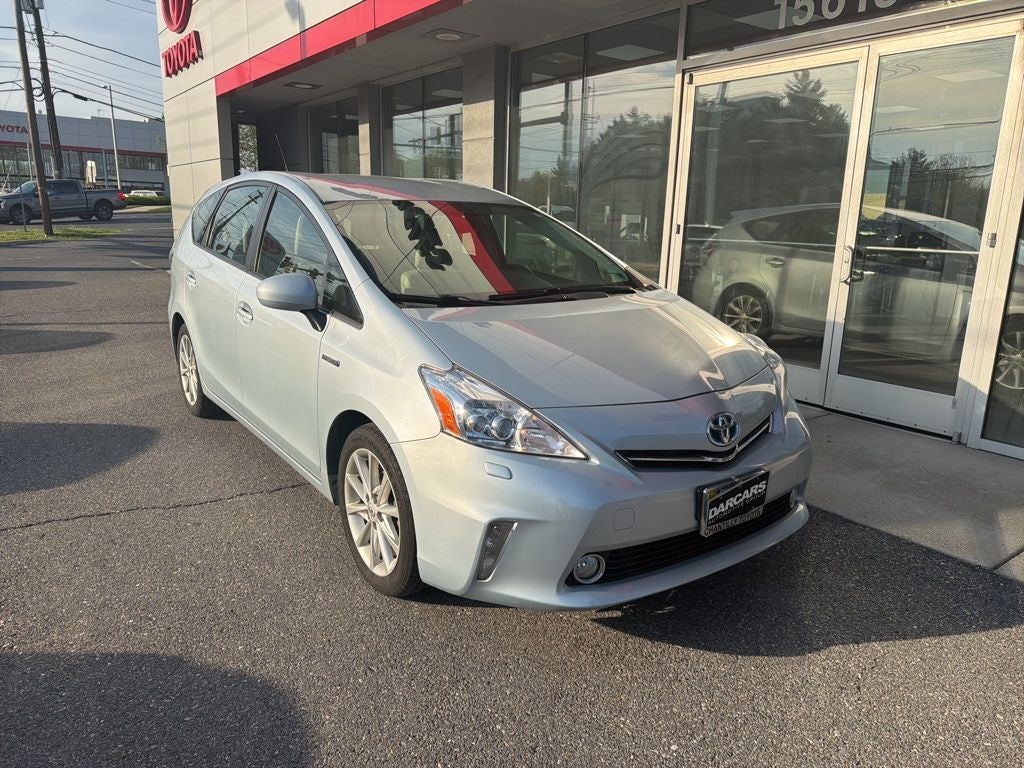 2014 Toyota Prius v Five