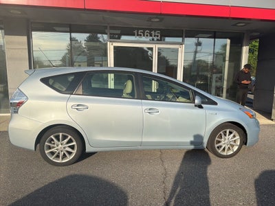 2014 Toyota Prius v Five