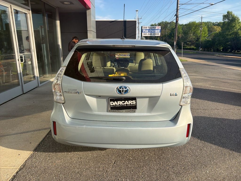 2014 Toyota Prius v Five