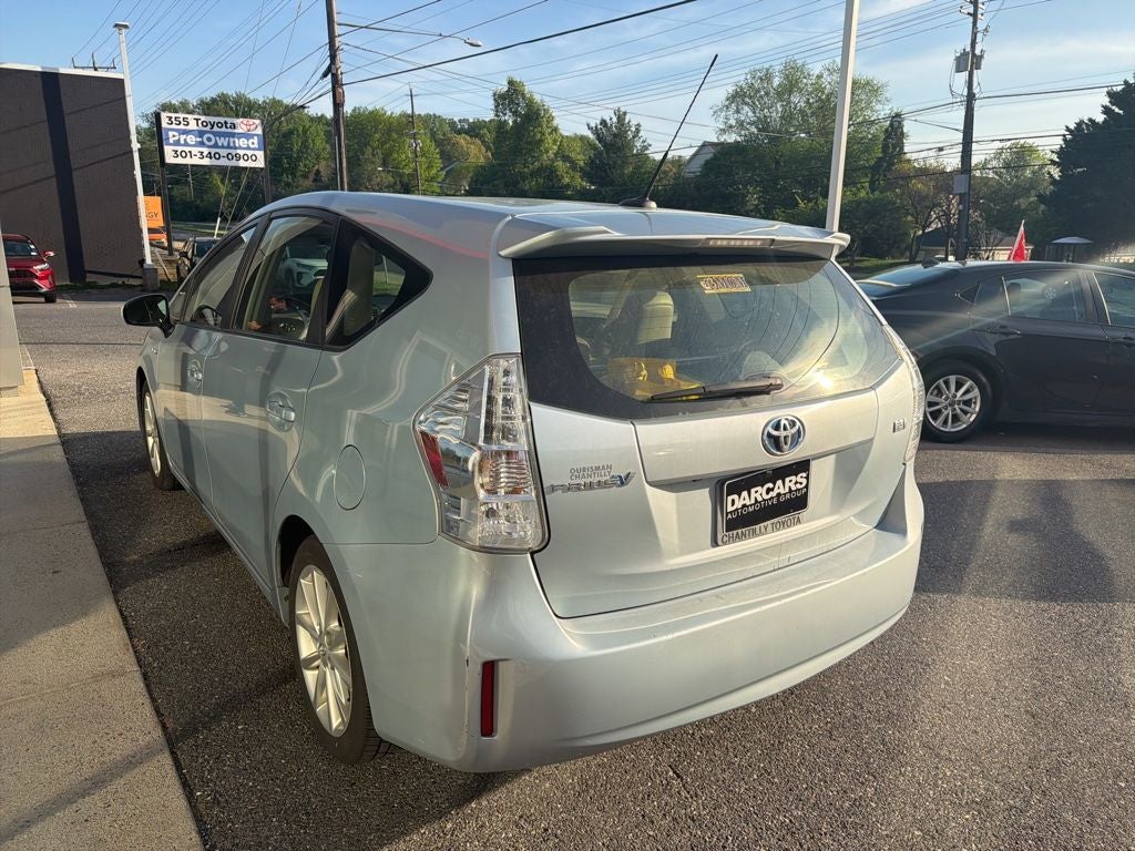 2014 Toyota Prius v Five