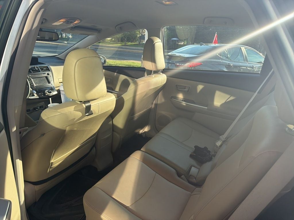 2014 Toyota Prius v Five