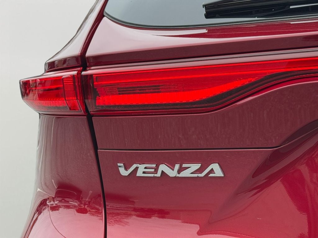 2024 Toyota Venza LE