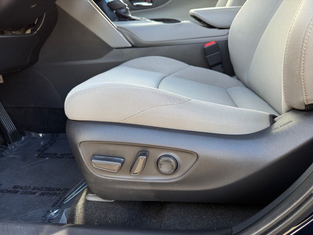 2023 Toyota Venza LE