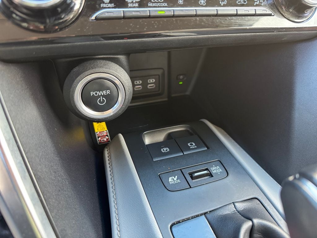 2023 Toyota Venza LE