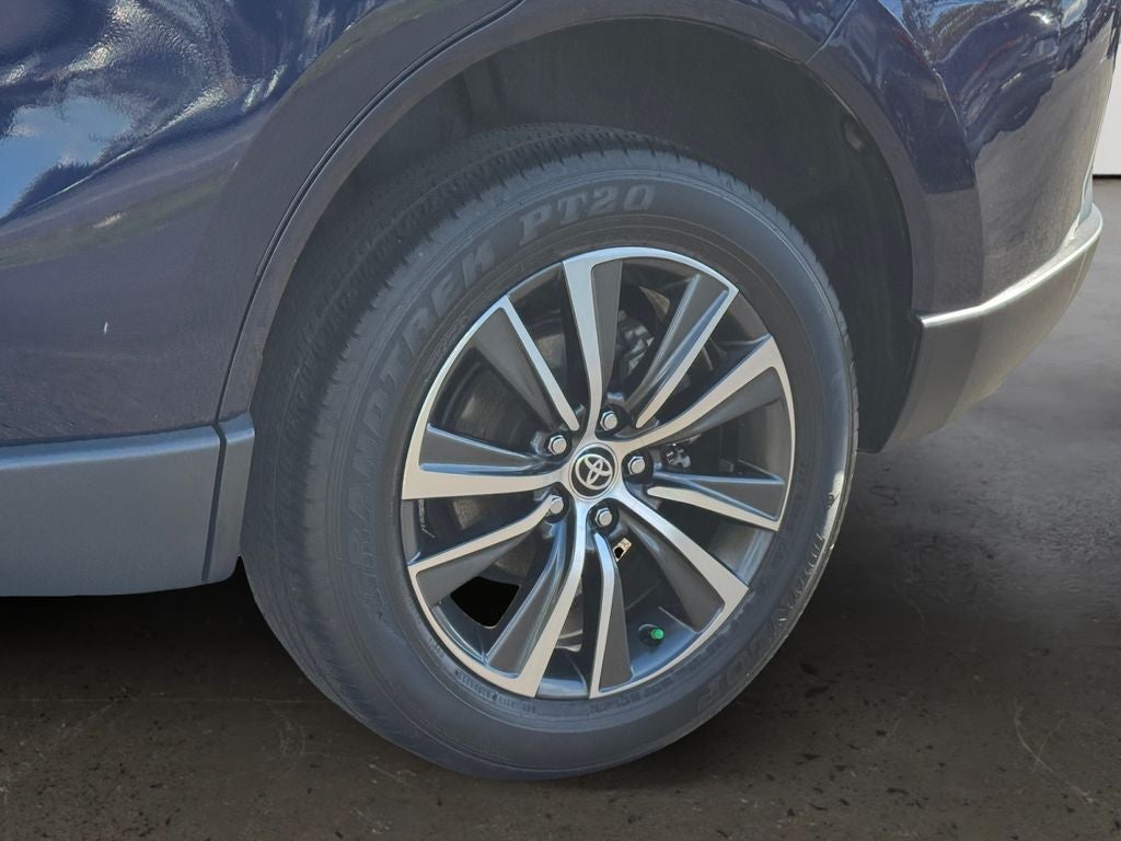 2023 Toyota Venza LE