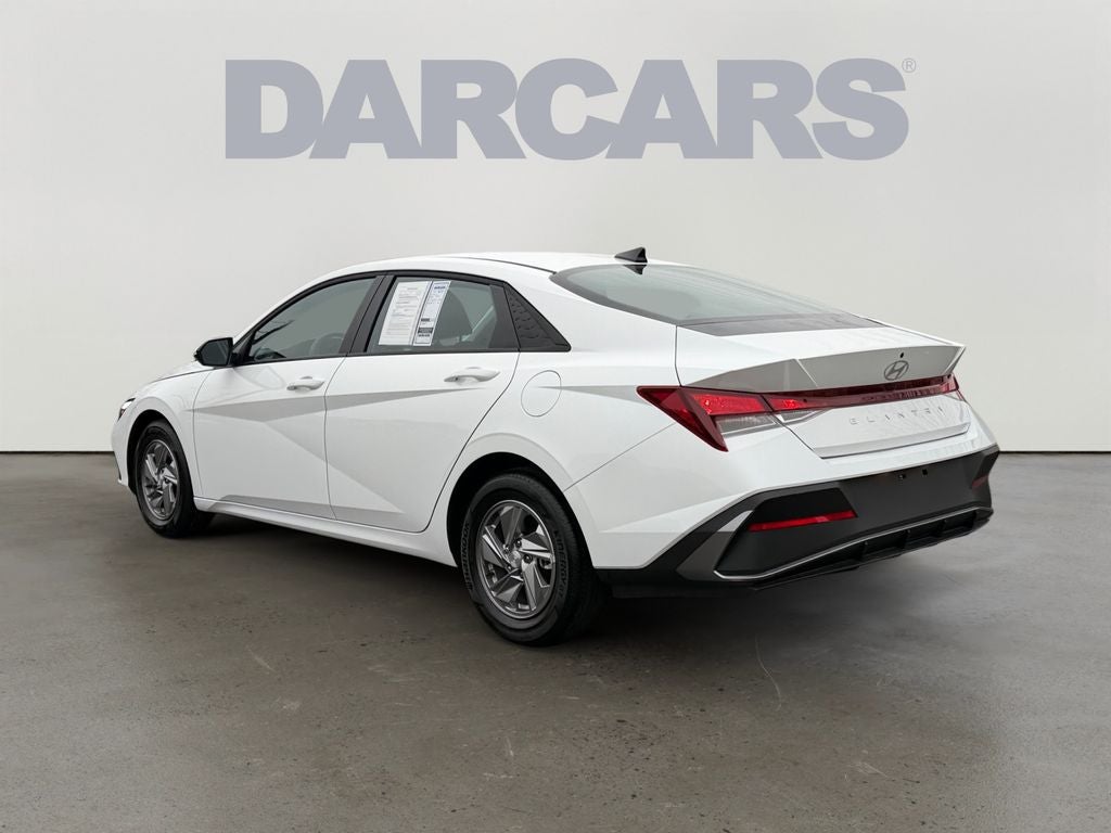2025 Hyundai Elantra SE