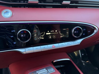 2023 Genesis GV70 2.5T