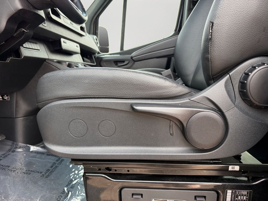 2024 Mercedes-Benz Sprinter 2500 Passenger 170 WB High Roof