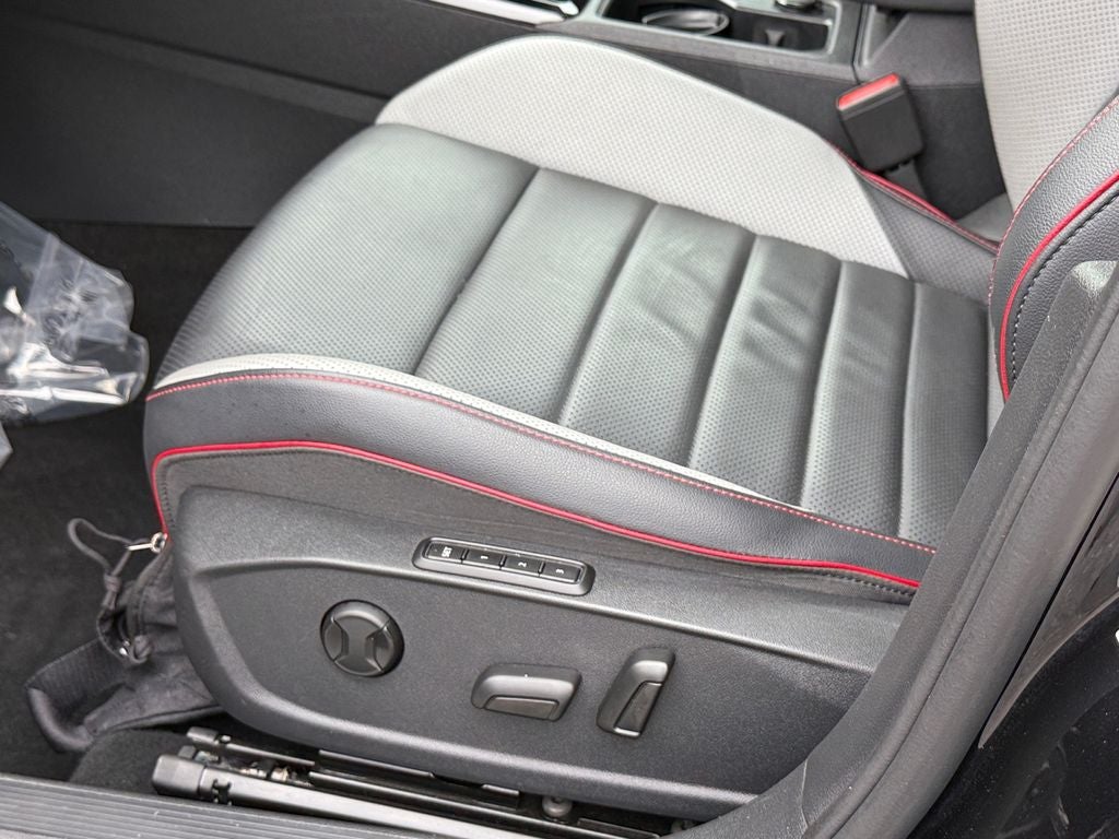 2023 Volkswagen Golf GTI Autobahn