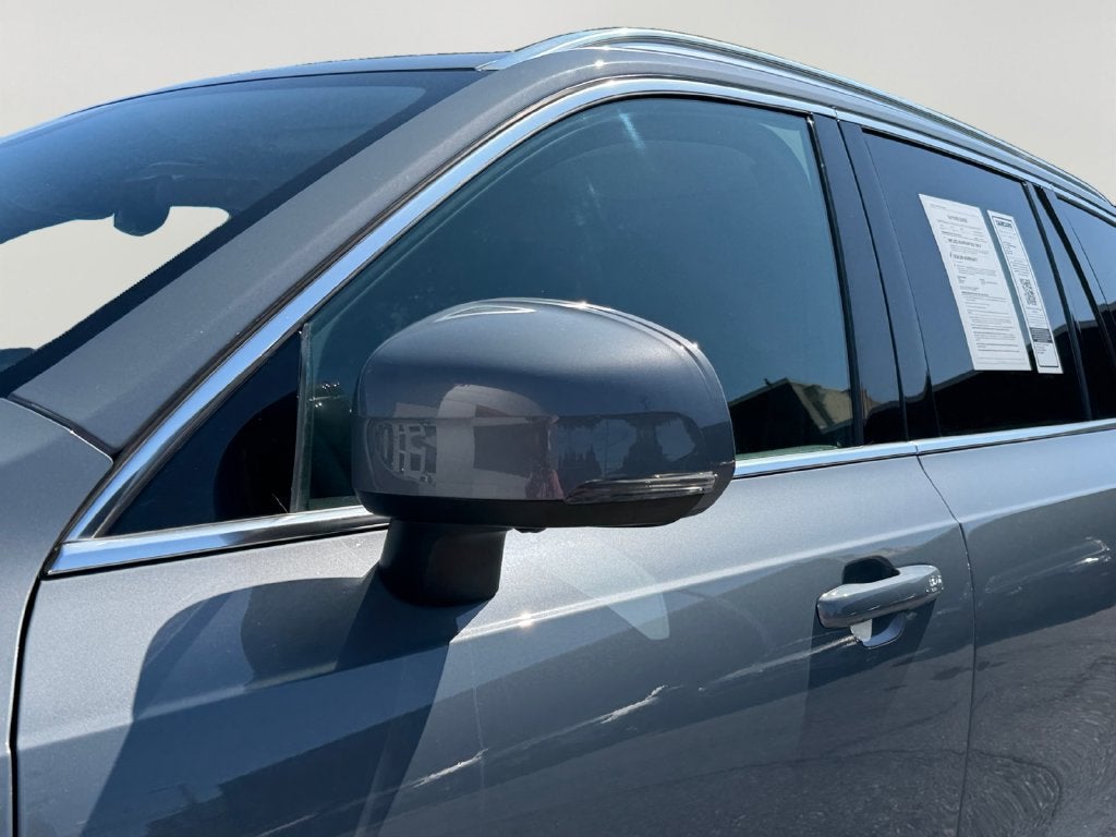 2022 Volvo XC90 T6 Momentum