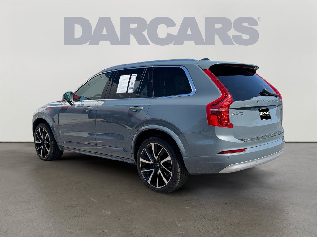2022 Volvo XC90 T6 Momentum